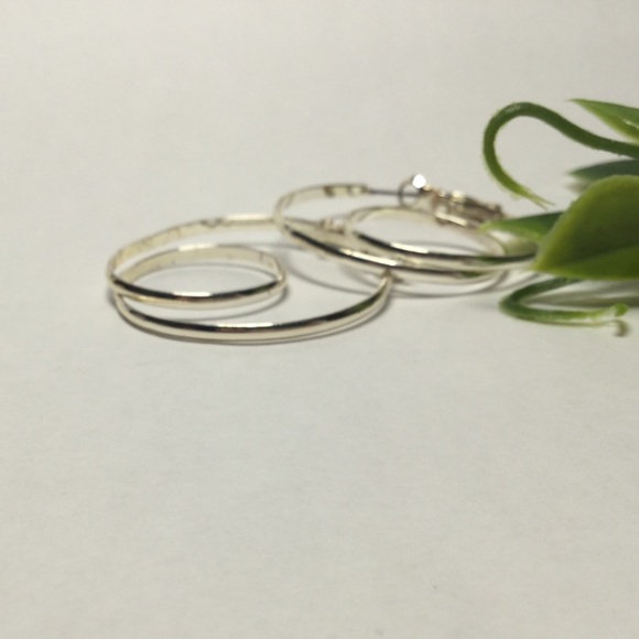 🌵3 for 20$ Super cute hoop earrings - Picture 2 of 2